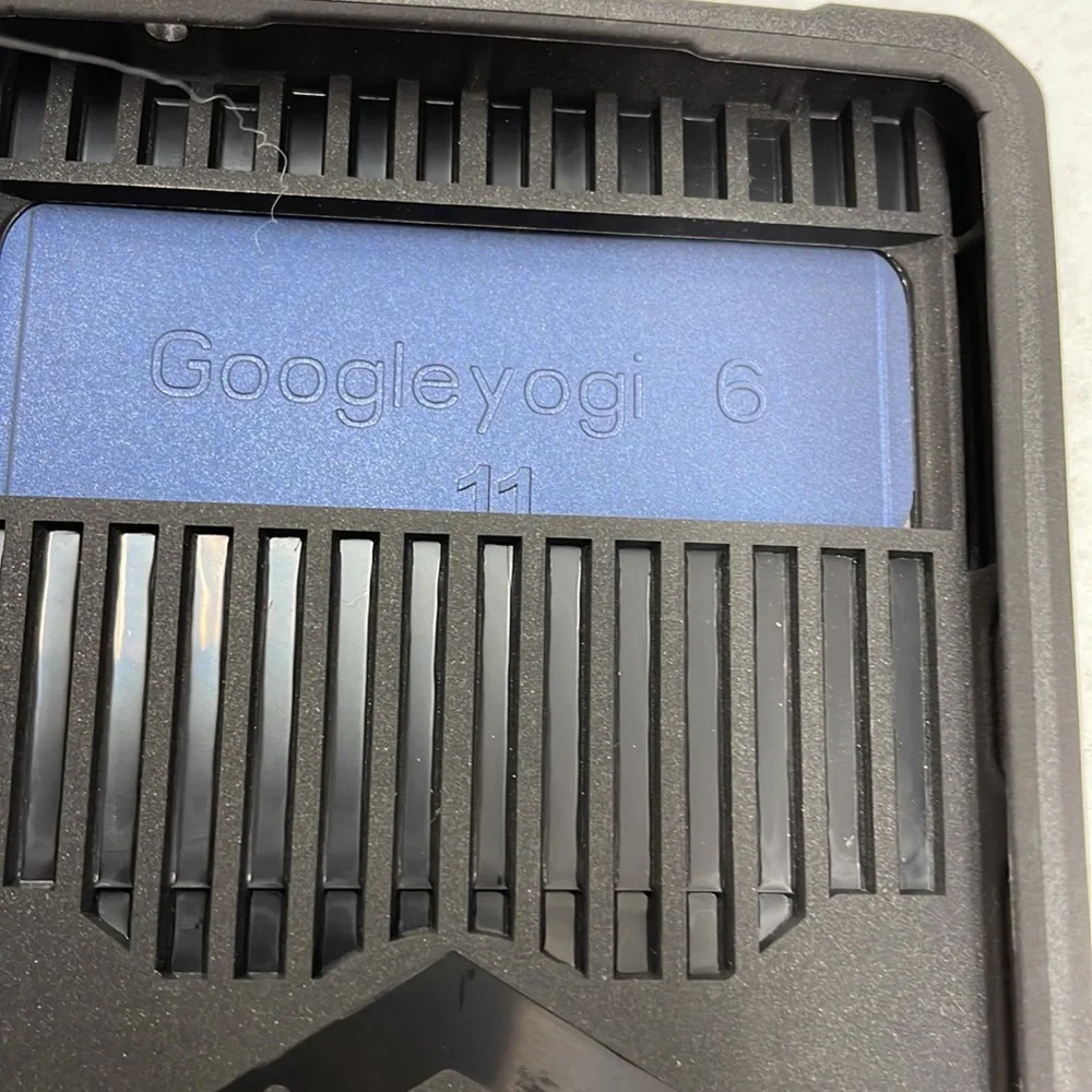 NEW !!! Google pixel 6 with cardholders/camera hide
